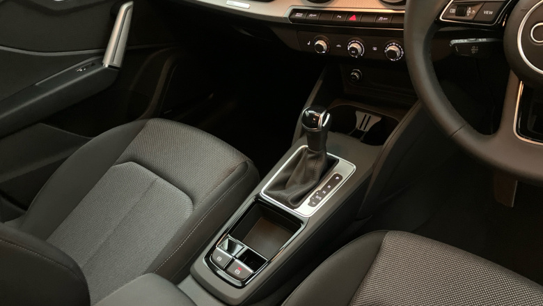 Audi Q2 35 TFSI Sport 5dr S Tronic [Tech] Petrol Estate